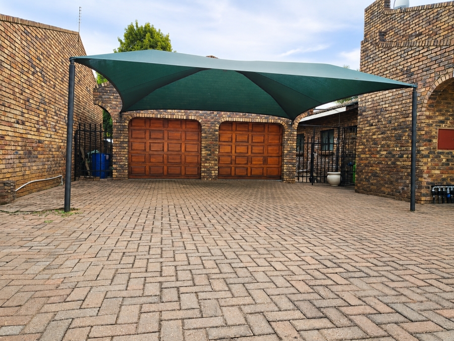 3 Bedroom Property for Sale in Bodorp North West